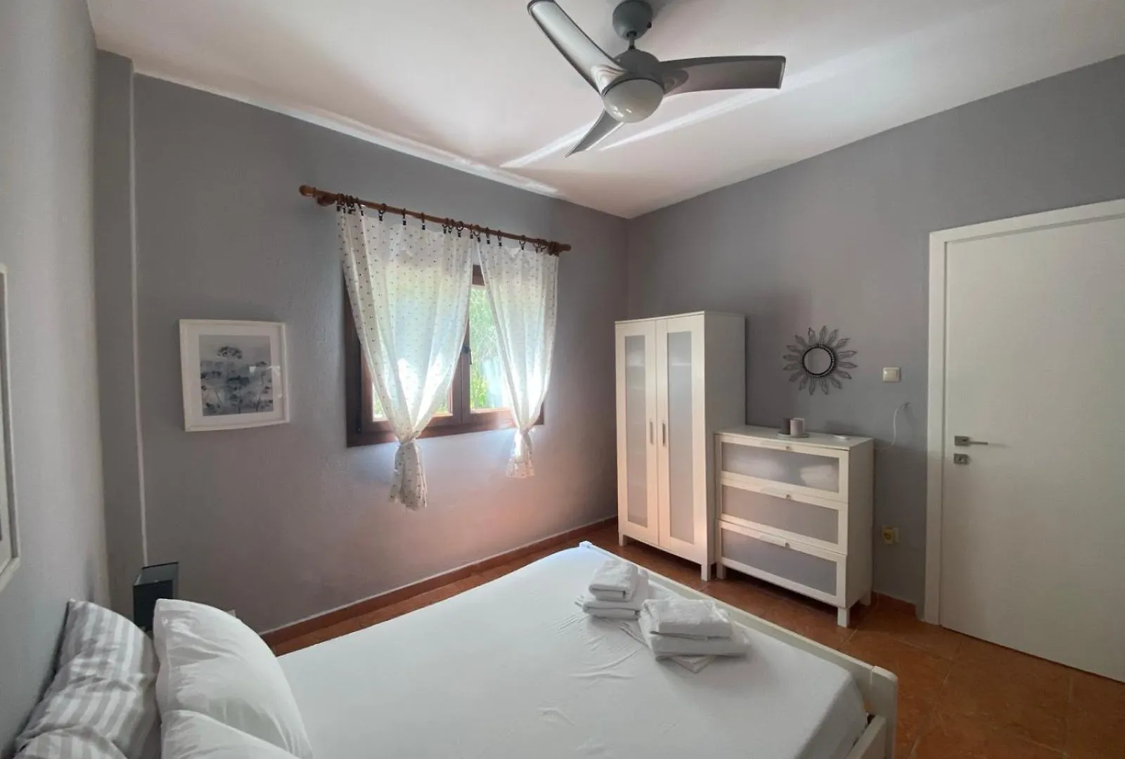 Beachfront Apartment Ormos Panagias