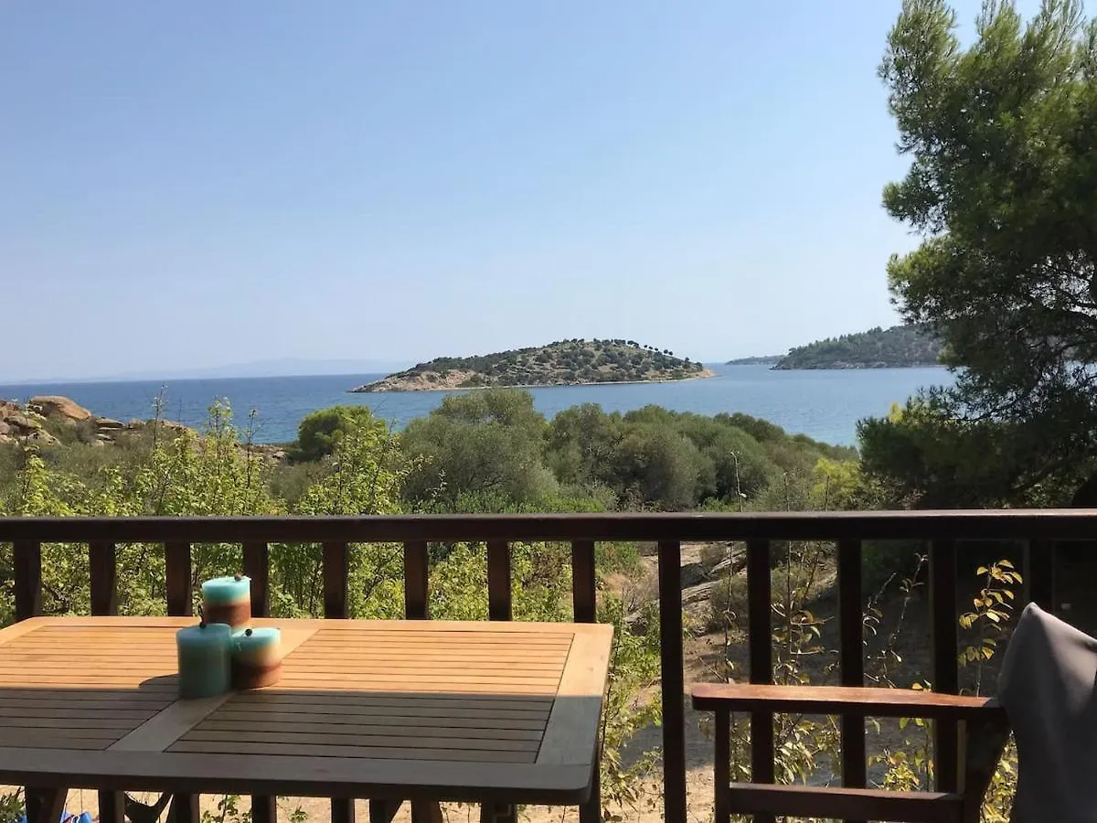 Beachfront Apartment Ormos Panagias