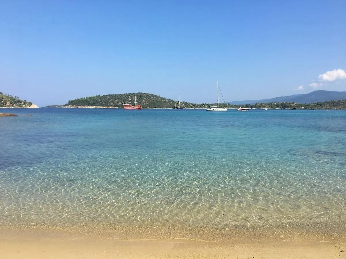 Beachfront Apartment Ormos Panagias