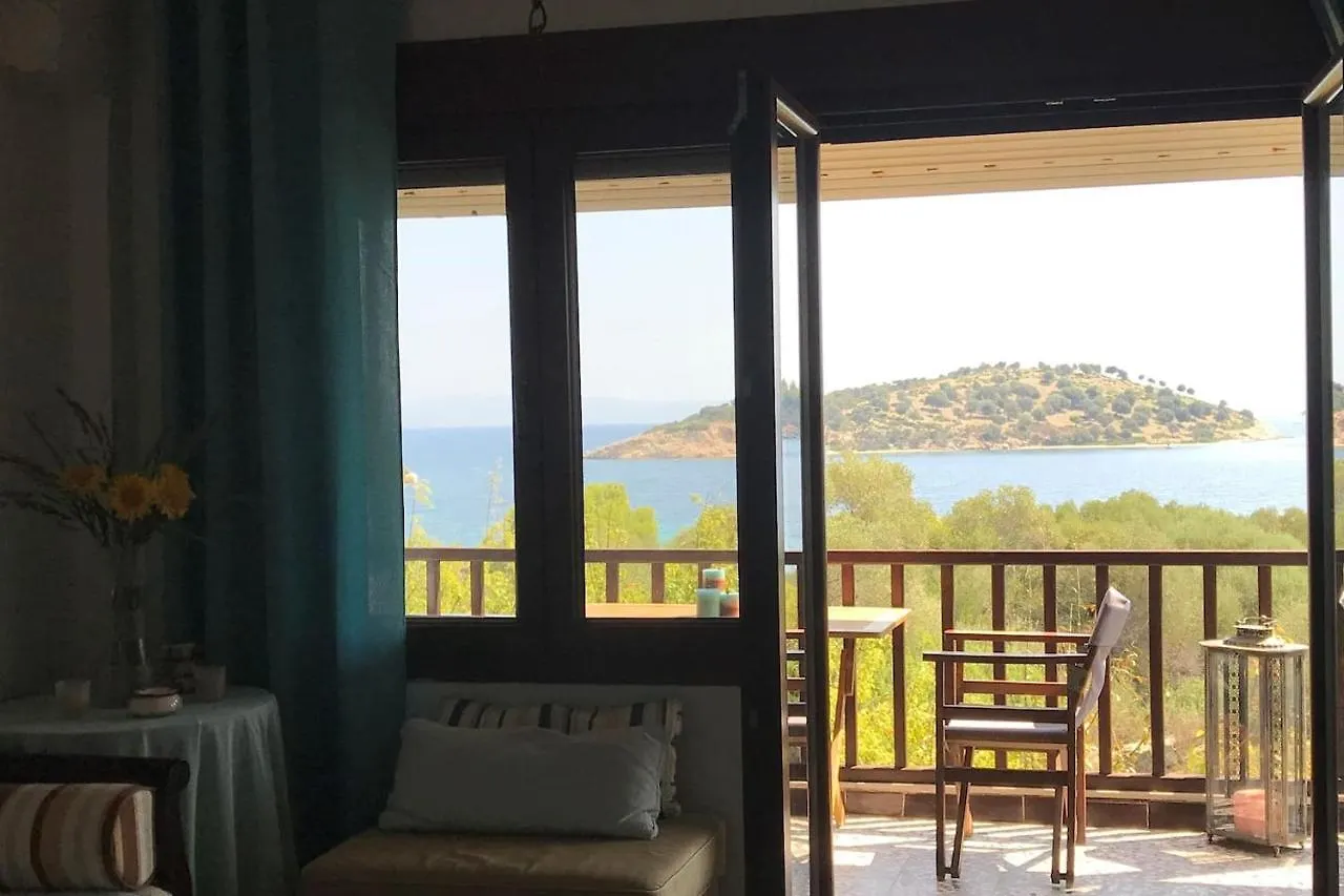 Beachfront Apartment Ormos Panagias Holiday home